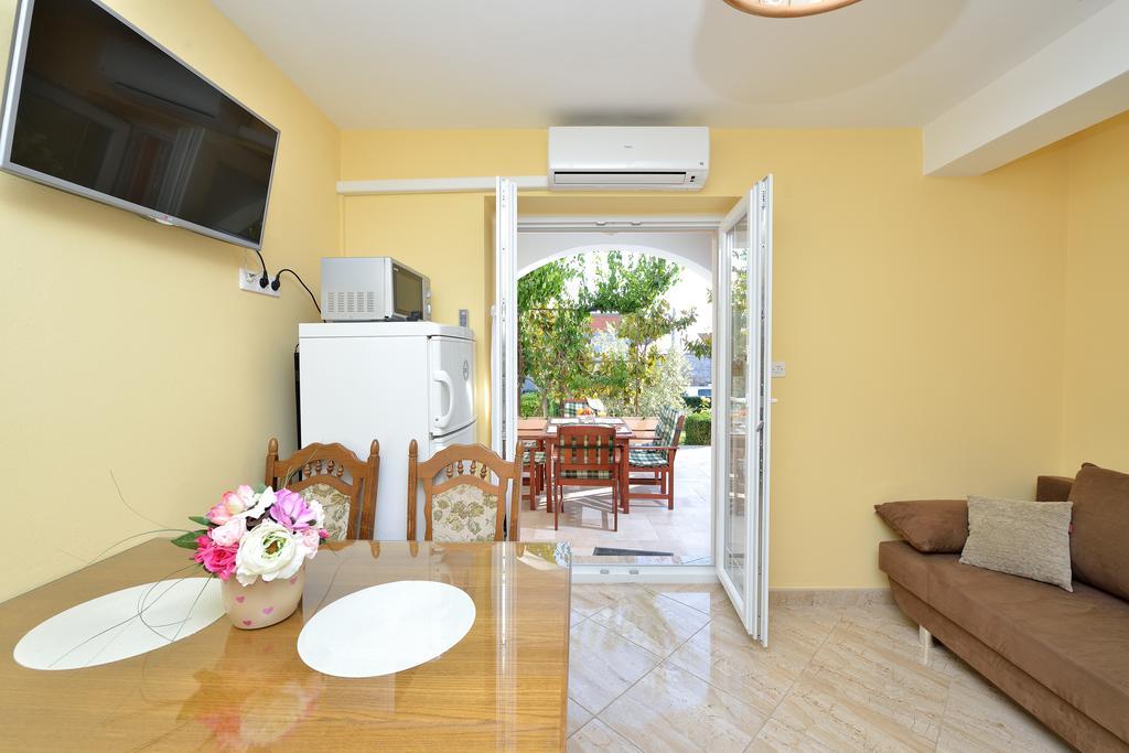 Villa Zdenka Pakoštane Exterior foto
